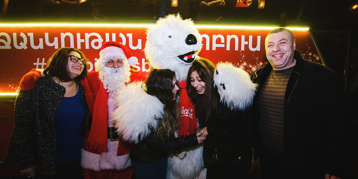 COCA-COLA HAPPINESS BUS 